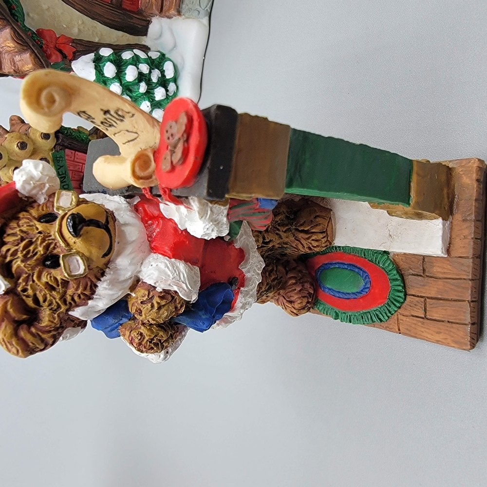 Hollybeary USA Christmas Village Set Of 4 - Picture 5 of 16